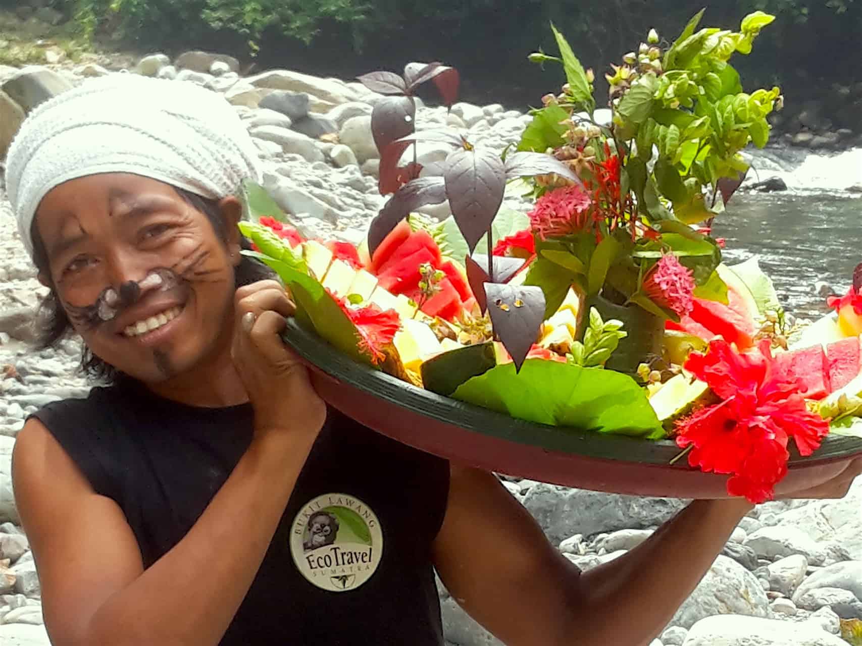 FRUIT SALAT JUNGLE STYLE - ORANGUTAN TREKKING IN BUKIT LAWANG - SUMATRA ECOTRAVEL